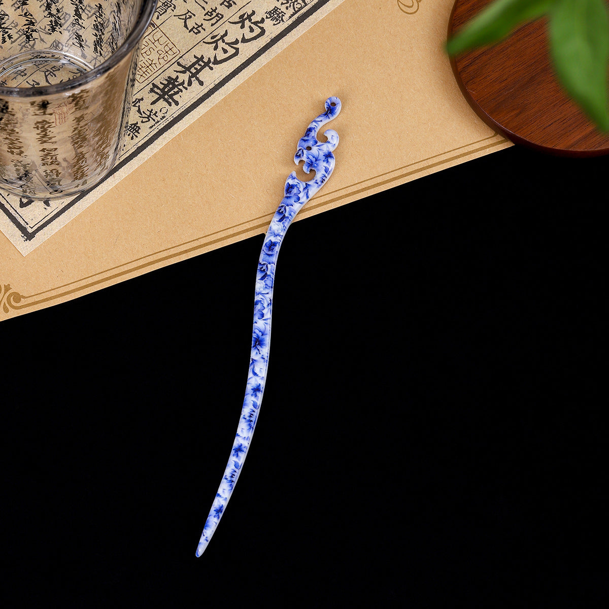 Chinese Classical Blue and White Porcelain Acrylic Hairpin